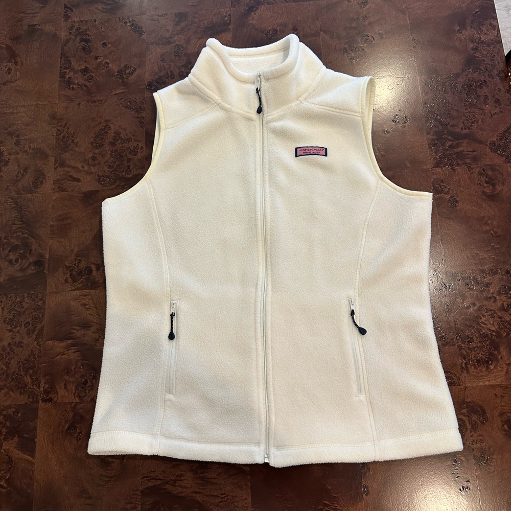 Vineyard Vines Women's Cream Fleece Vest 🤍